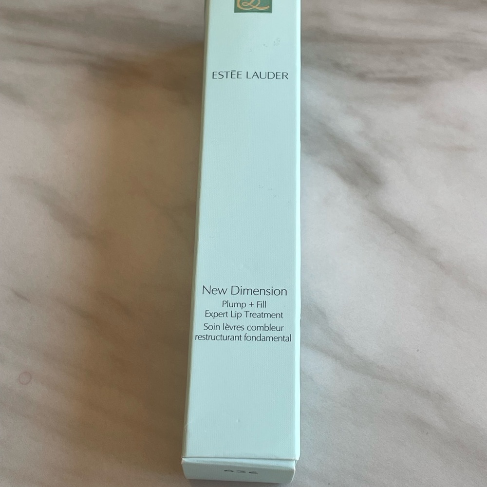 Estée Lauder NEW DIMENSIONS PLUMP & Fill Lip Treatment